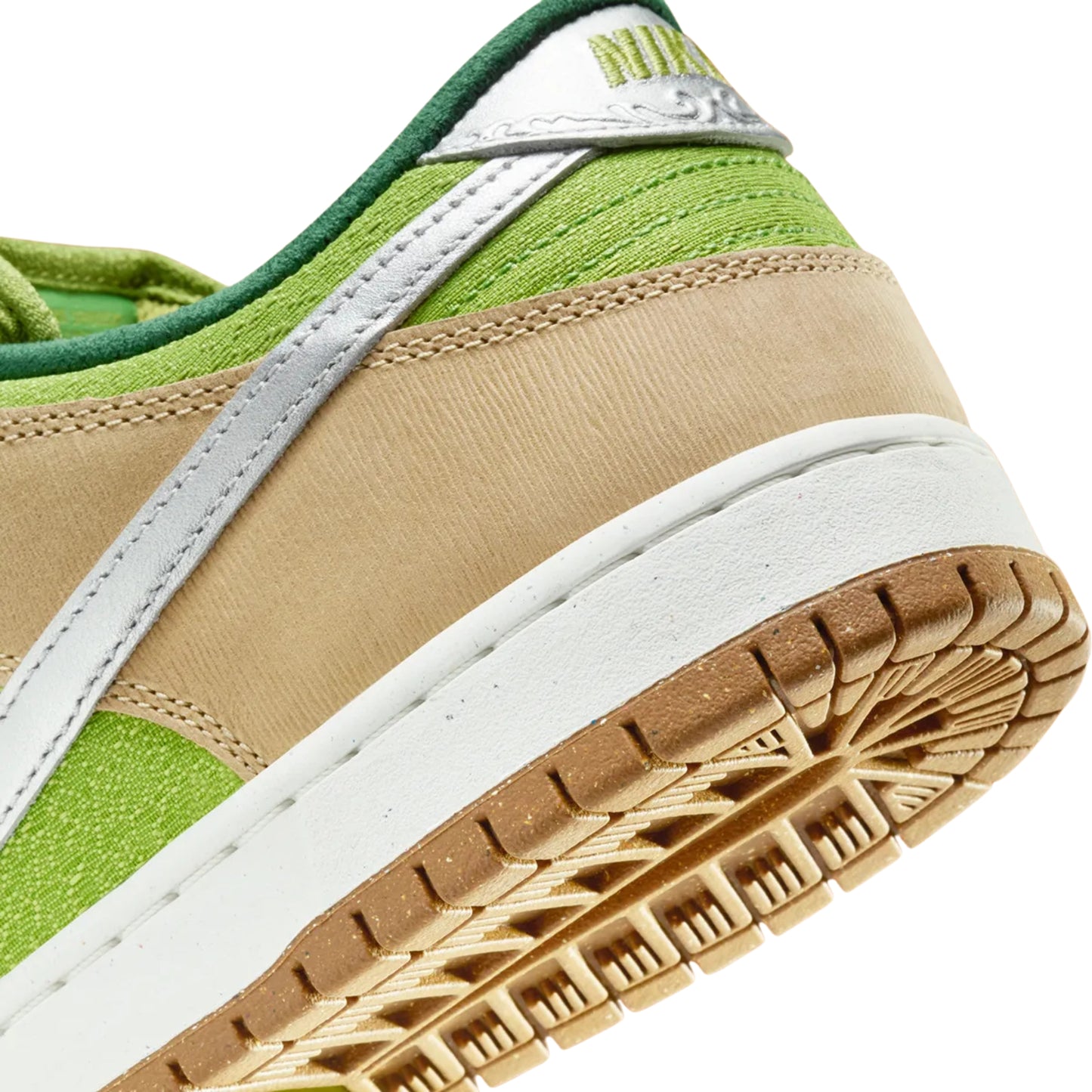 SB Dunk Low Escargot